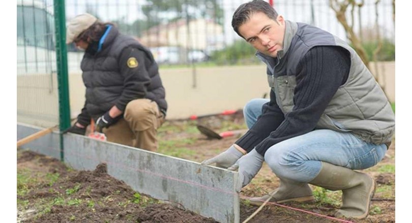 Заливка бетона на столбы забора – практические советы