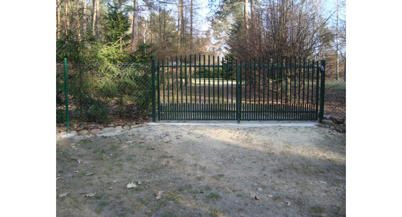 JAKÉ PODMÍNKY MUSÍ PLOT SPLŇOVAT?