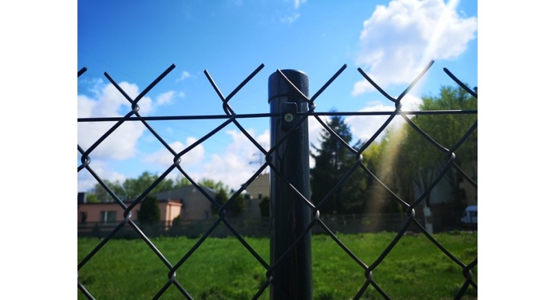 Instalace plotové sítě na nerovném terénu
